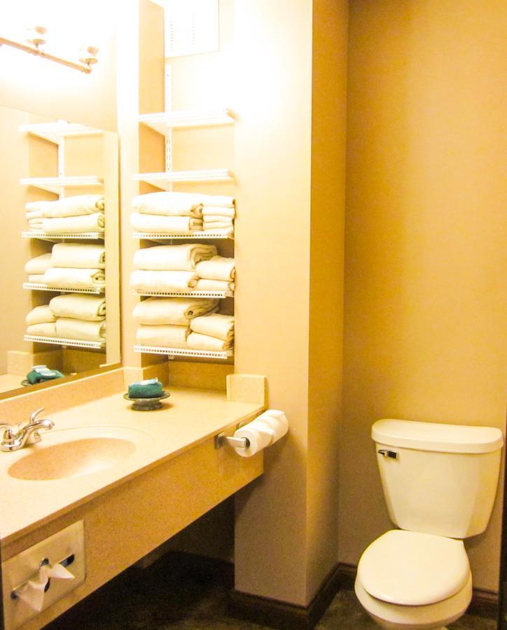 Bell'S Extended Stay And Suites Saint Robert Bagian luar foto