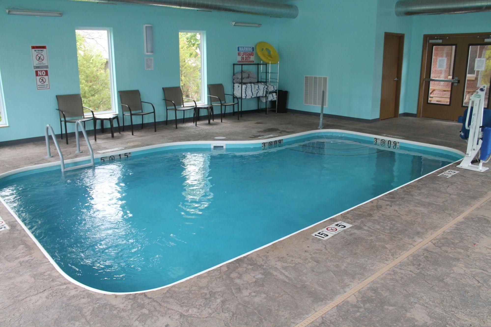 Bell'S Extended Stay And Suites Saint Robert Bagian luar foto