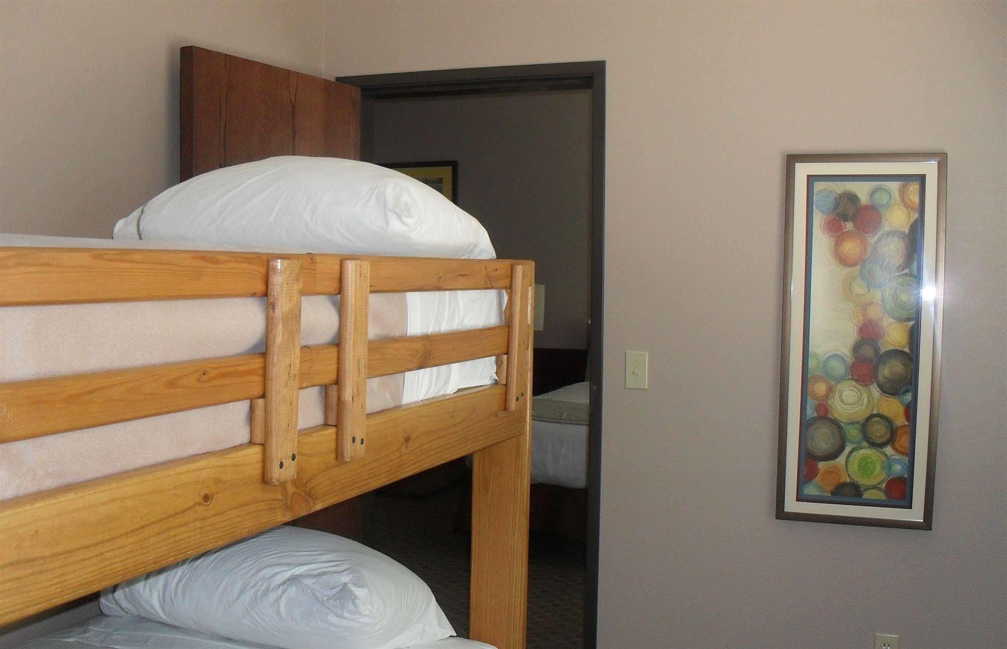 Bell'S Extended Stay And Suites Saint Robert Bagian luar foto
