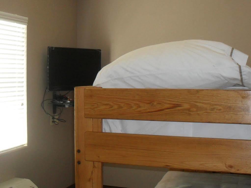 Bell'S Extended Stay And Suites Saint Robert Bagian luar foto
